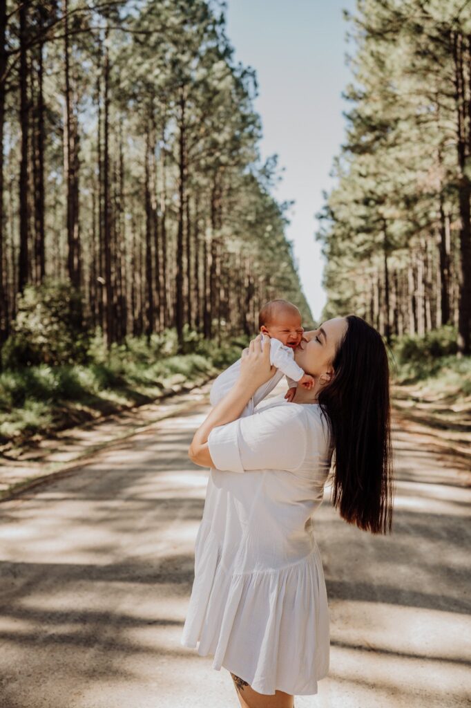 Sunshine Coast maternity and newborn photography by Natural Oak Photography