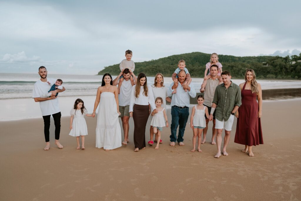 Extended family photo on the beach