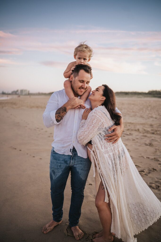 Sunshine Coast maternity and newborn photography by Natural Oak Photography