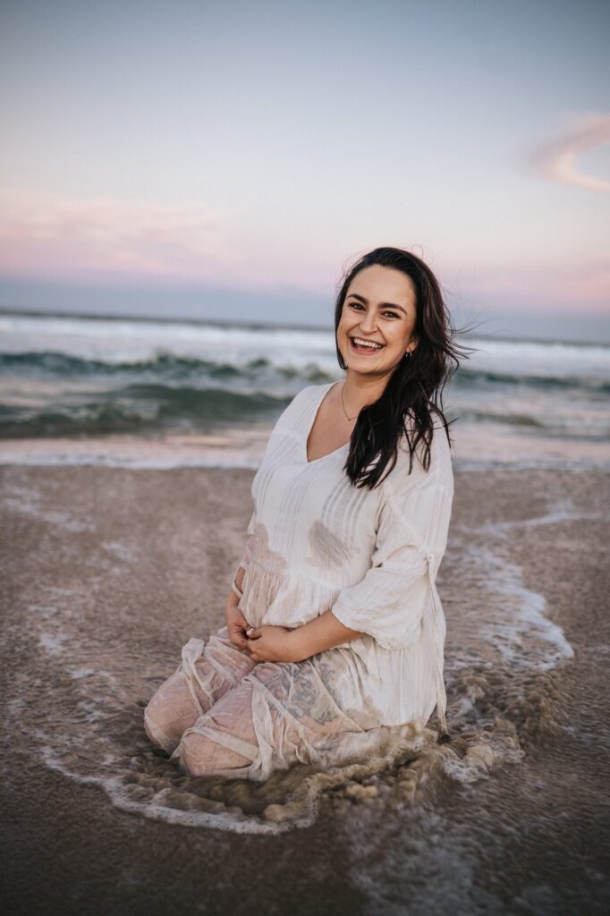Sunshine Coast maternity and newborn photography by Natural Oak Photography